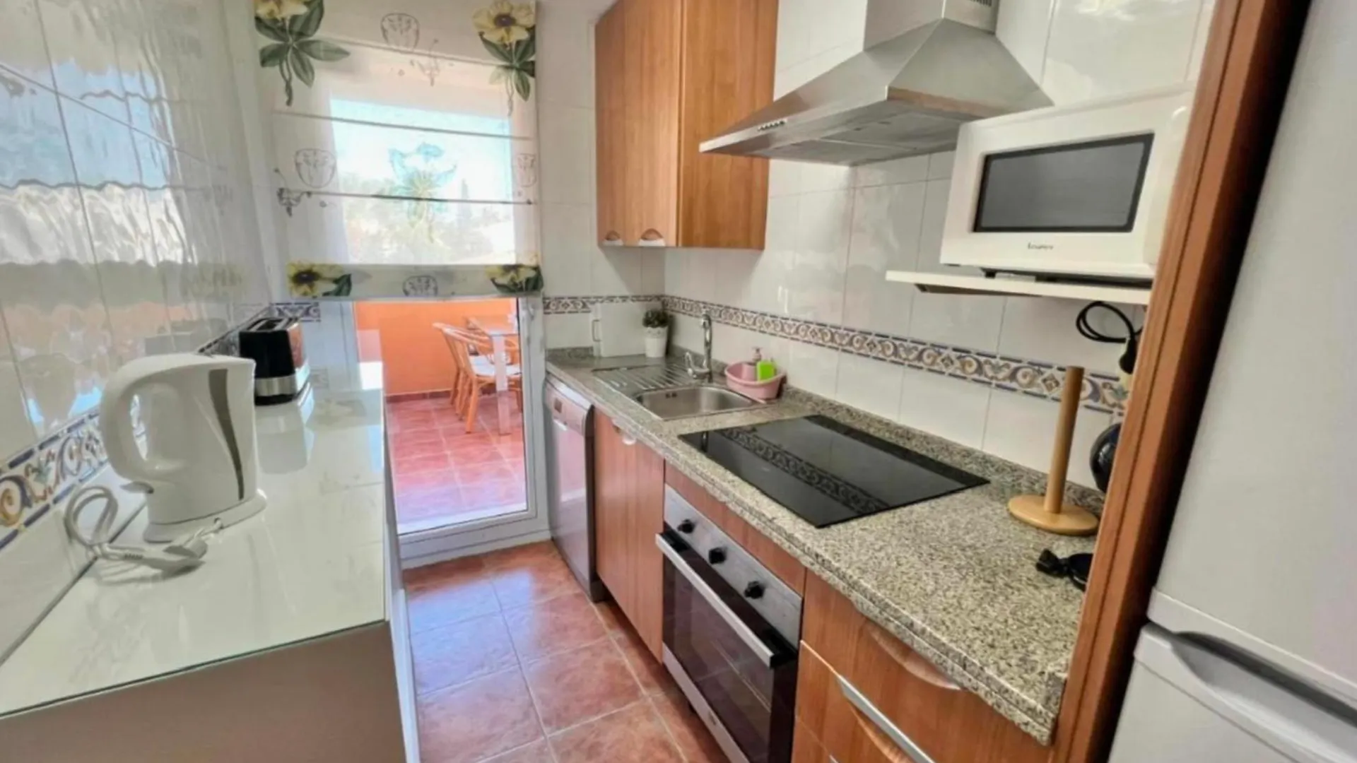 Marbella - Alicate Beachfront Apartment- 8 0*,  Spain